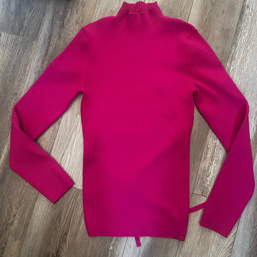 ❤️NWOT-  Aritzia babaton amber sculpt knit open back